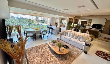 Apartamento de Luxo em Patamares, Salvador-BA: 2 quartos, 1 suíte, 110m², móveis planejados e área de lazer completa.