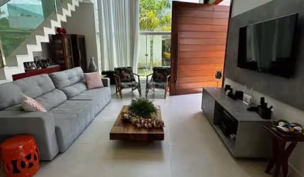 Casa de Luxo em Guarajuba com 5 Suítes e Pé na Areia - VENDACasa Duplex de Alto Padrão no Condomínio Paraíso - Camaçari-BAPor R$5.3 milhões, Porteira Fechada e Condomínio Exclusivo!