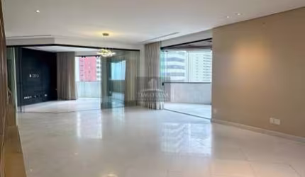 Horto Florestal Belíssimo apartamento 4/4 e 3 suítes, 320 m² de área privativa, nascente.
