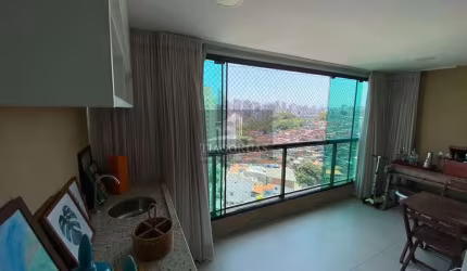 Jardim Apipema 3/4 com 82,56 m², 01 suíte, varanda e 2 vagas de garagem.