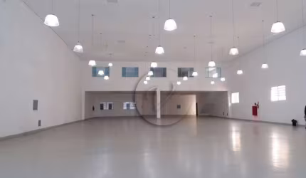 GALPÃO COMERCIAL COM 1.128,00M² PARA ALUGA E SANTO ANDRÉ