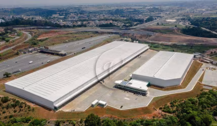 GALPÃO LOGISTÍCO COM 8.100 M² PARA ALUGAR EM ARUJÁ