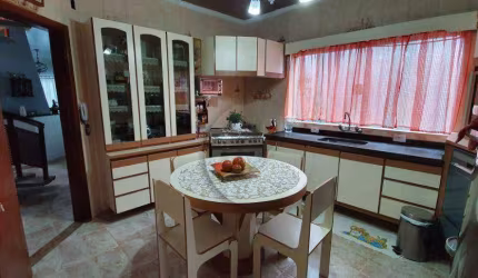 Sobrado com 3 dormitórios à venda, 248 m² por R$ 870.000,00 - Jardim Ana Maria - Santo André/SP