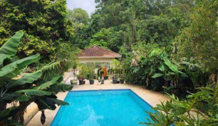 Casa com 4 dormitórios à venda, 593 m² por R$ 1.800.000,00 - Granja Viana - Carapicuíba/SP