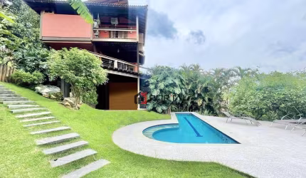 Casa com 3 dormitórios à venda, 282 m² por R$ 2.120.000,00 - Granja Viana - Carapicuíba/SP