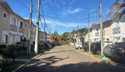 Casa com 2 dormitórios à venda, 65 m² por R$ 355.000 - Granja Viana - Cotia/SP