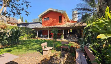 Casa com 3 dormitórios à venda, 330 m² por R$ 1.800.000,00 - Granja Viana - Cotia/SP