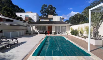 Casa com 3 dormitórios à venda, 220 m² por R$ 1.560.000,00 - Granja Viana - Cotia/SP