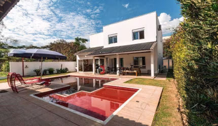 Casa com 3 quartos para alugar, 315 m² por R$ 15.135/mês - Granja Viana - Carapicuíba/SP