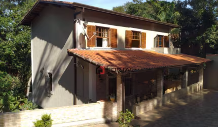 Casa com 3 dormitórios à venda, 180 m² por R$ 795.000,00 - Granja Viana - Cotia/SP