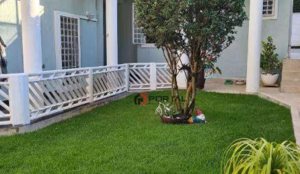 Casa com 3 dormitórios à venda, 355 m² por R$ 1.300.000,00 - Granja Viana - Carapicuíba/SP
