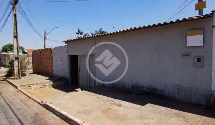 Casa de esquina  bem localizada no Residencial Real Conquista. codigo: 79533