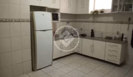 SOBRADO COM 4 QUARTOS (3 SUÍTES) NO JARDIM LEBLON EM GOIÂNIA COM AREA TOTAL 300m2 e 226m2 DE  ÁREA CONSTRUÍDA codigo: 27852
