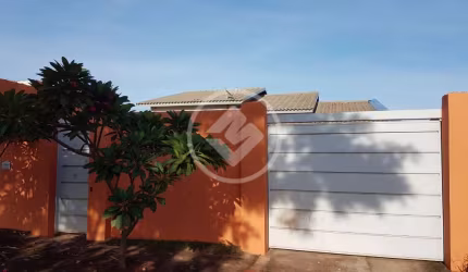 Uma ótima oportunidade!!! Casa bem arejada, com estrutura para levantar um sobrado !!!! codigo: 76254