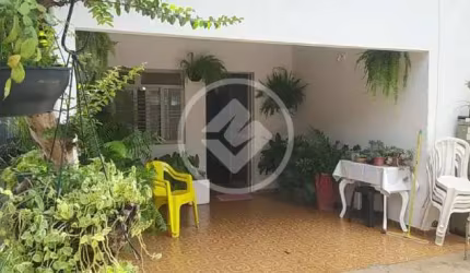 CASA 3 QTS COM SUITE E COM BARRACÃO 2 QTS NO JARDIM EUROPA codigo: 108010