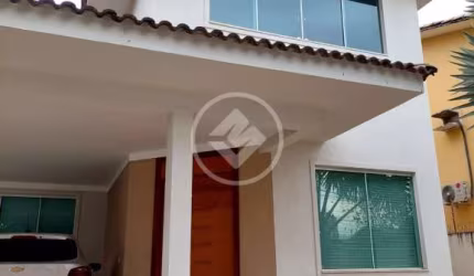 Sobrado 4 Suites - Com Piscina - Sozinho no Lote codigo: 107883