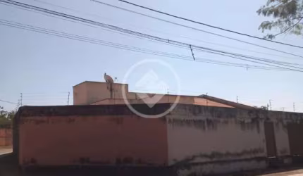 CASA NO SETOR FAIÇALVILLE DE FRENTE PARA O PARQUE codigo: 86581
