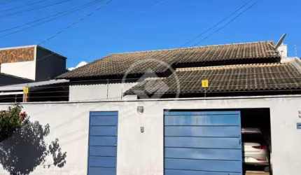 CASA SOZINHA NO LOTE TRINDADE codigo: 122332