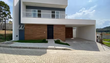 Casa de 3 quartos em condomínio fechado a venda próximo a represa do São Pedro