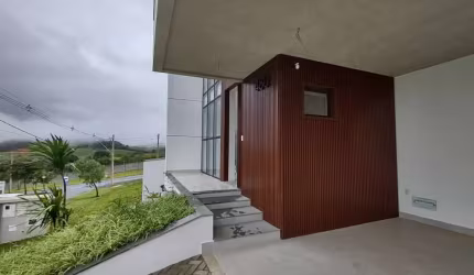 Casa com 4 dormitórios, 3 suítes, 2 vagas, 268 m² - Alphaville II - Juiz de Fora