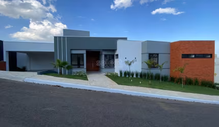 Belíssima casa de 3 suítes e 1 escritório no Spina Ville