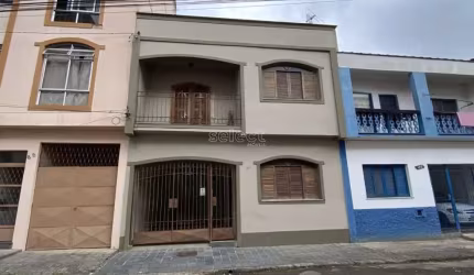Ótima casa de 4 quartos a venda no Granbery