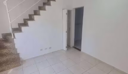 Sobrado Condomínio Fechado com 2 dormitórios à venda, 70 m² por R$ 297.000 - Itaquera - São Paulo/SP