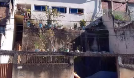 Casa com 6 dormitórios à venda, 200 m² por R$ 230.000,00 - Poço Rico - Juiz de Fora/MG