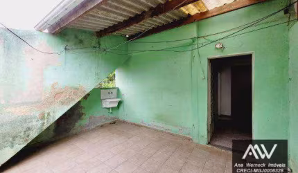 Casa com 2 dormitórios à venda, 80 m² por R$ 160.000 - Santos Dumont - Juiz de Fora/MG