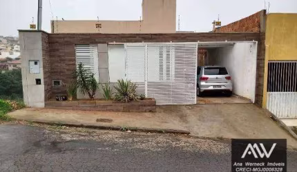 Casa com 3 dormitórios à venda, 150 m² por R$ 425.000,00 - São Pedro - Juiz de Fora/MG