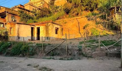 Terreno à venda, 450 m² por R$ 130.000,00 - Esplanada - Juiz de Fora/MG