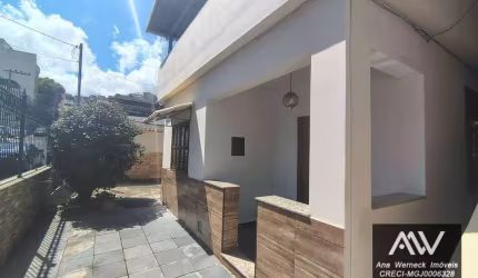Casa com 4 dormitórios para alugar, 180 m² por R$ 3.000,00/mês - Bandeirantes - Juiz de Fora/MG