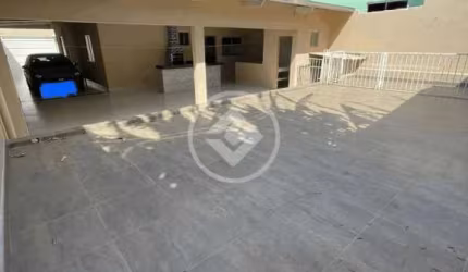 REF: OFFICE2198 Sobrado no Jardim Balneário Meia Ponte, sendo 4 quartos 1 suíte, com 300m², Goiânia-GO codigo: 44256