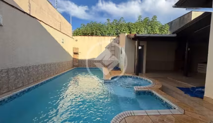 Casa Térrea com 4 quartos e Piscina codigo: 107154