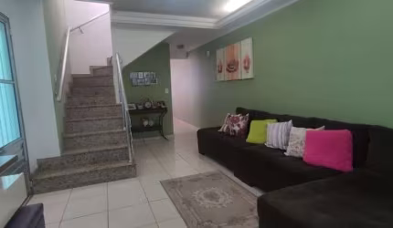 Casa com 3 quartos à venda na Rua Doutor Joaquim Pedro Vilaça, 85, Parque Maria Luiza, São Paulo, 200 m2 por R$ 820.000