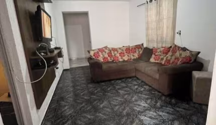 São quatro casas amplas, com 2 vagas de garagem, localizado a 500m da estação José Bonifácio, próximo ao Banco Caixa Econômica Federal, Supermercado D'Avó