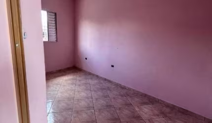 CASA 3DORMITORIS, NA CIDADE TIRADENTES ,COM UMA EDICULA NO FUNDO