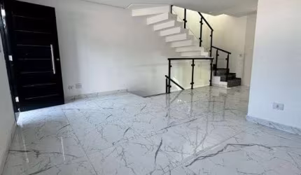 LINDO SOBRADO TRIPLEX EM ARTHUR ALVIM PROXIMO DO METRO