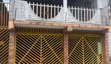 Casa com 3 quartos à venda na Rua Cigarro de Palha, 97, Conjunto Habitacional Castro Alves, São Paulo por R$ 320.000