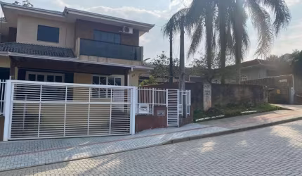 APARTAMENTO no BOEHMERWALD com 3 quartos para LOCAÇÃO, 130 m²