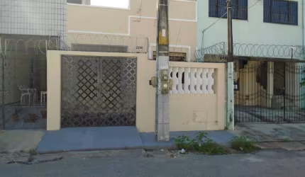 (CA2103)Casa de 109m² para locação no bairro José Bonifácio - Fortaleza/CE