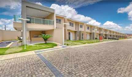 Casa Duplex em Condomínio, com 70m² - Villaris