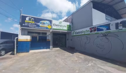 (LJ2295) Uma loja medindo 163m² localizada no Benfica