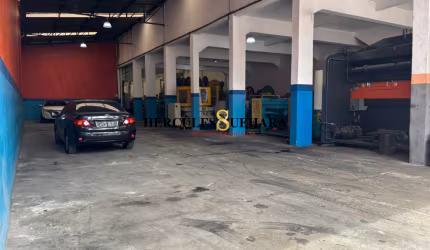 Raridade! Galpão com 125m de fundos e pé direito com aprox. 8m, no Brás em São Paulo