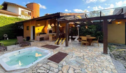 Casa com 4 dormitórios à venda, 222 m² por R$ 2.200.000,00 - Condomínio Clube da Montanha - Atibaia/SP