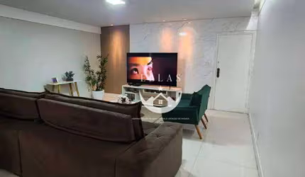 ESPAÇOSO, ELEGANTE E A 1 QUADRA DA PRAIA!