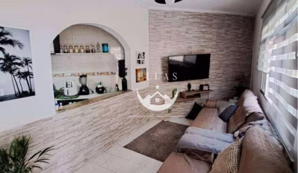 Casa com Edícula à Venda no Bairro Embaré – Santos/SP