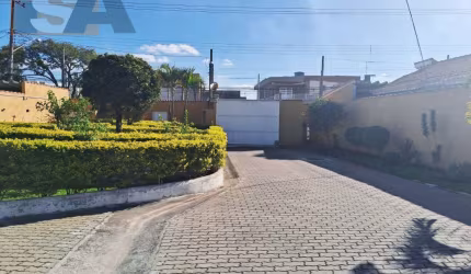 Casa térrea com 3 quartos, quintal; 3 vagas; dentro de condomínio em Suzano/SP.