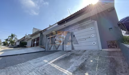Sobrado Comercial com piscina na Vila Áurea em Poá,SP.
