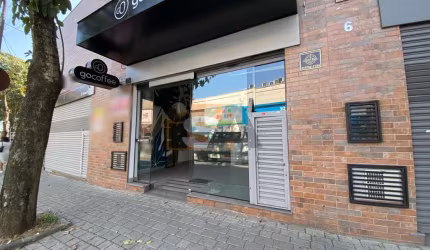 Salão Comercial na Rua Tiradentes, no centro de Suzano/SP.